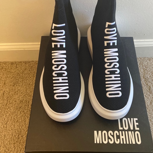Love Moschino Shoes - Love moschino sneakers Brand-new